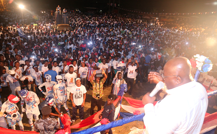 Nana Akufo-Addo speaking to party supporters at Essikado Kitan in the Western Region. Picture: SAMUEL TEI ADANO